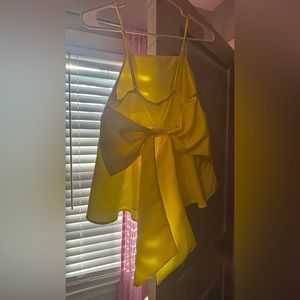 yellow bow top